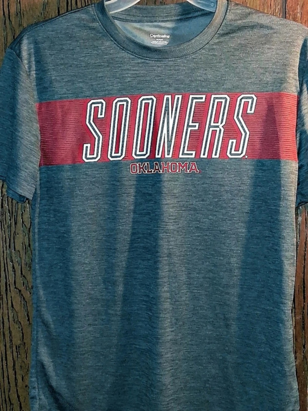 Captivating Oklahoma Sooners graphic tee Color Block Tee in Blue & Red Size